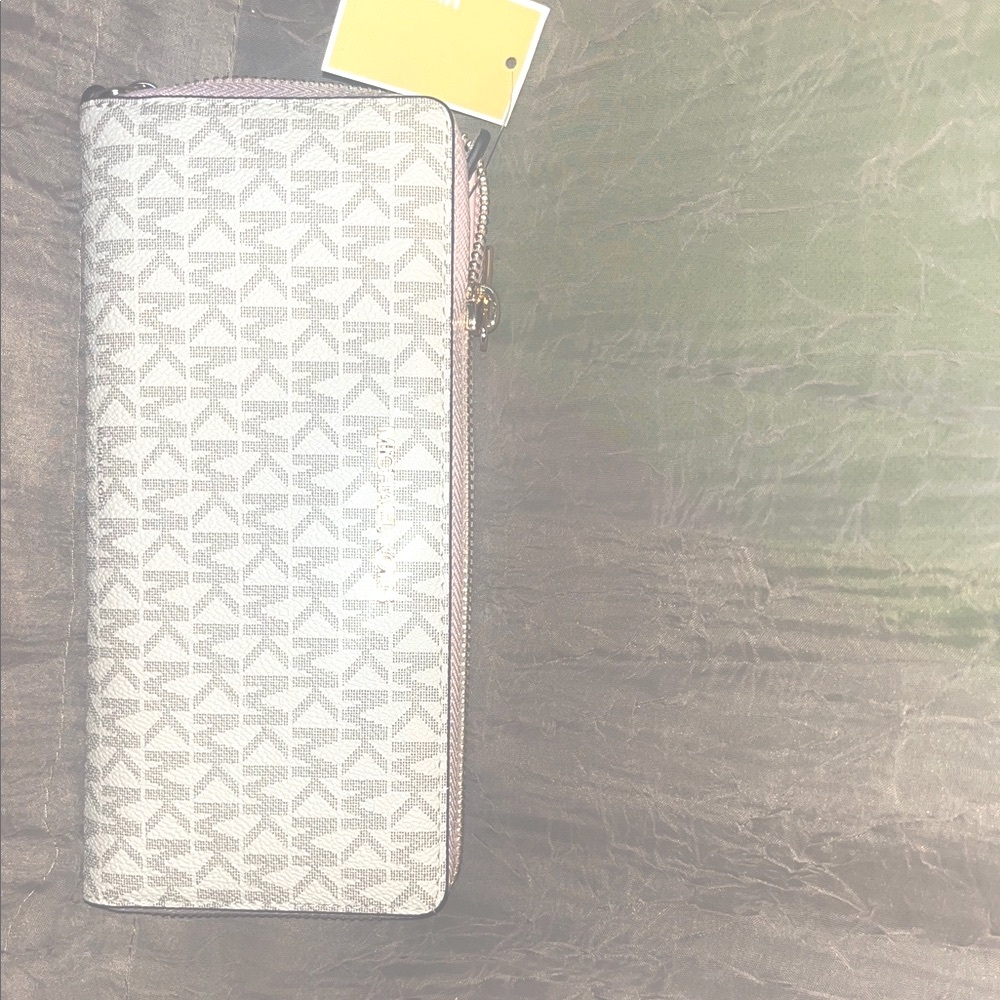 Michael Kors White and Pink Logo Wallet